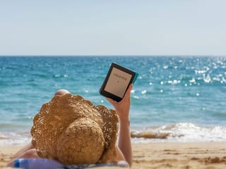 8 best travel tech essentials for flights, 2026 
