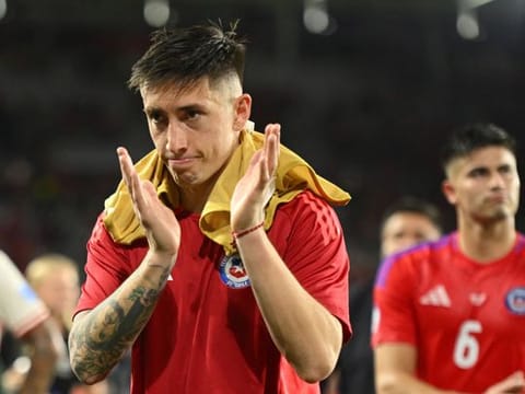 Rodrigo Echeverria of Chile applauds fans after the team's elimination from Copa America on Saturday.