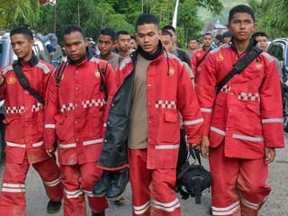 27 dead, 15 missing as Indonesia ends landslide search