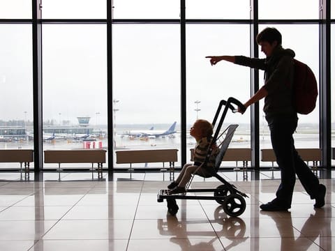 Embark on your winter travels with compact, lightweight strollers that breeze through the airport, city and public transport transfers.