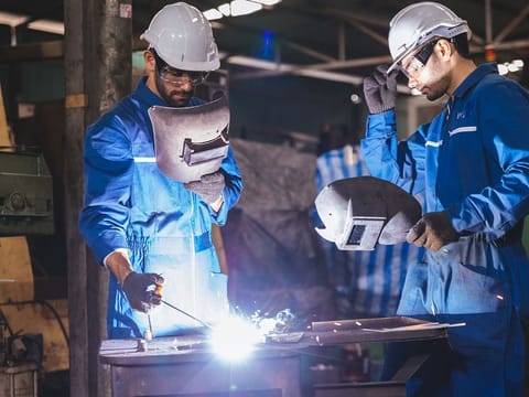  The government’s decision to extend the waiver until December 31, 2025 is set to increase the global competitiveness of the national industry and give non-oil Saudi exports greater access to world markets, according to Saudi Minister of Industry and Mineral Resources Bandr Al Khorayef. Illustrative image.