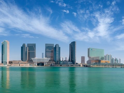 The Abu Dhabi Department of Economic Development (ADDED) announced the addition of 30 new activities to the Freelancer Licence. This expansion offers UAE nationals and residents a wider range of opportunities to pursue their entrepreneurial dreams