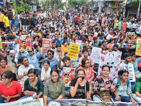 West Bengal Junior Doctor’s Front holds a protest demanding immediate resignation of Kolkata Police Commissioner Vineet Goyal following RG Kar Medical College and Hospital rape-murder case, in Kolkata on September 2..  