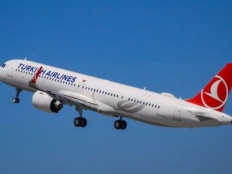 The airline has won over 30 international finance awards for innovative models, securing around $16 billion in financing.