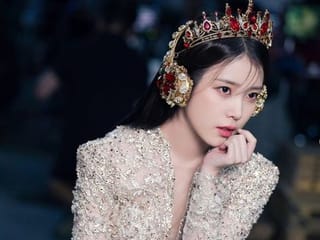 IU: One of the biggest female idols in South Korea. Who is she?