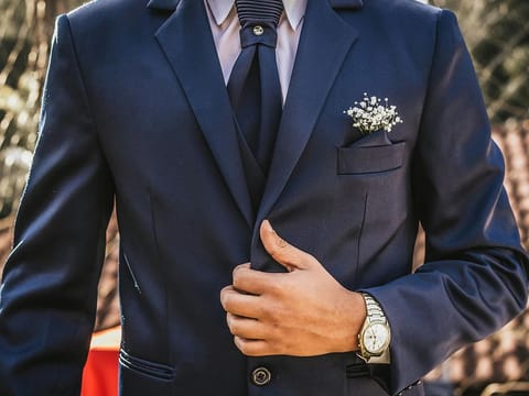 Whether you lean towards delicate and understated or bold and eye-catching, the right watch can serve as the perfect finishing touch for such a special day.