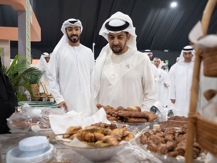 hamdan-bin-zayed-at-liwa-date-fest-on-oct-11-pic-on-wam-1728749924159