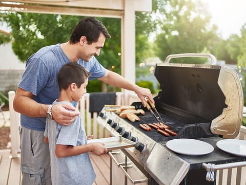 Whether you're a backyard barbecue pro or just someone who loves the sizzle of good food on a pleasant day, finding the perfect gas grill can make all the difference.