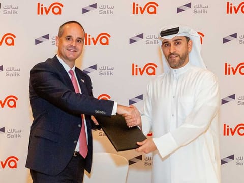 Martin Ruegg, Group CEO, Liva Group with Ibrahim Haddad, Chief Executive Officer of Salik.