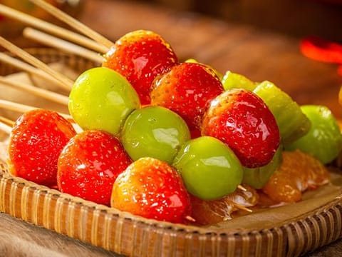 Indulge in sweet nostalgia: Make your own Tanghulu at home!