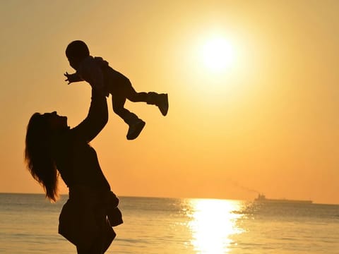 Sponsoring family in the UAE: Find out the process, requirements, and essential tips to sponsor your child in the UAE, including salary thresholds, necessary documents, and where to apply.