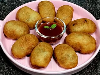 Crispy, crunchy, meat bread rolls recipe