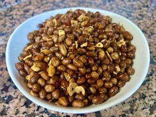 Adobong mani – Crispy garlic peanuts