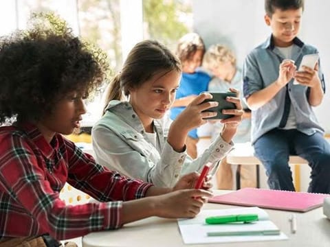 The UAE Cybersecurity Council issues a crucial warning about the risks children face when sharing personal information 