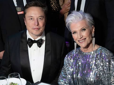  Maye Musk with her elder son Elon Musk 