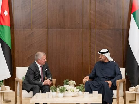 President His Highness Sheikh Mohamed bin Zayed Al Nahyan, (R) meets with King Abdullah II bin Al Hussein of Jordan (L), at Al Bateen Airport. 