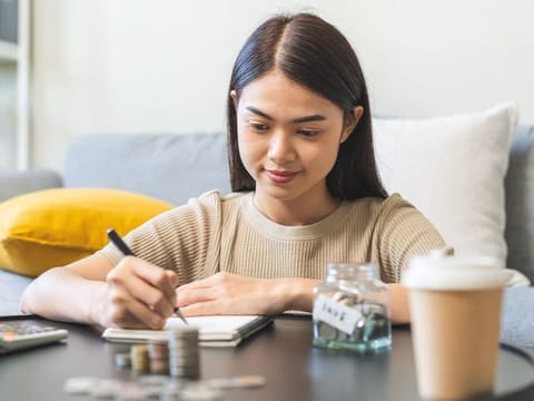 7 easy ways to boost your savings today
