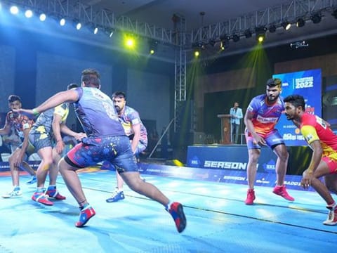 The match between Indian Warriors and Gulf Gladiators was held at the Al Ahli Stadium recently.