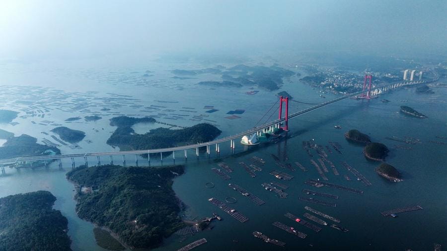 硯ꕤ中国ꕤ大きく重さありꕤ松に雲ꕤ⑤ China: Longest cross-sea bridge in Guangxi opens to traffic