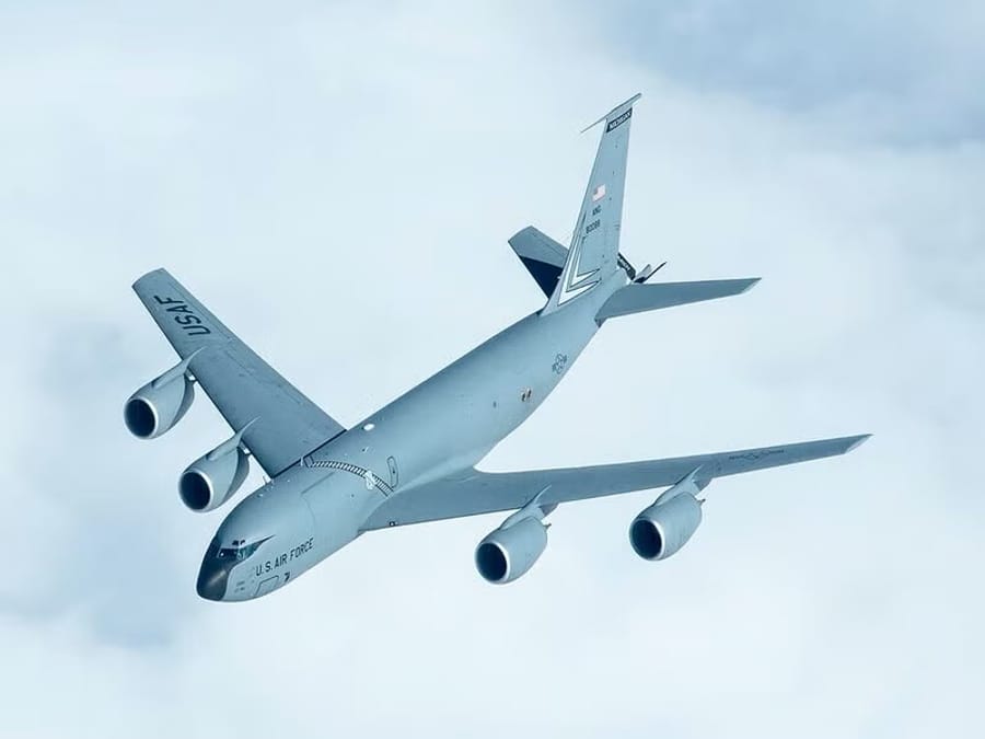 KC-135 Stratotanker refuelling mission