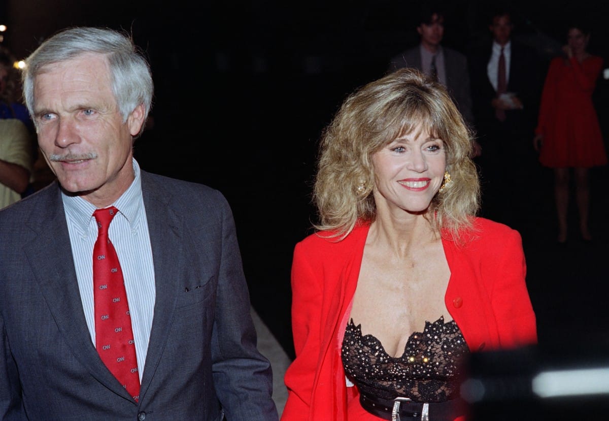 US actress Jane Fonda (R) arrives on September 30, 1992 with husband Ted Turner at the first Annual Environmental Awards in Hollywood.