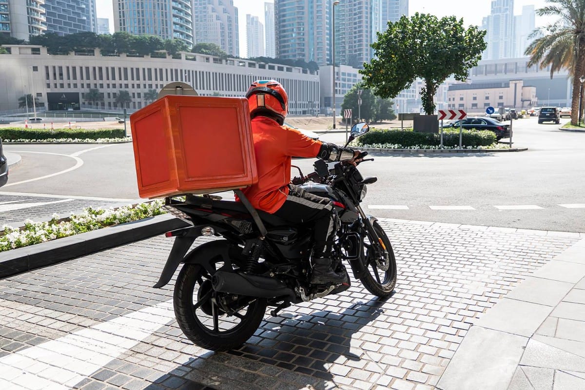 Kuwait Imposes Midday Delivery Bike Ban to Combat Extreme Heat