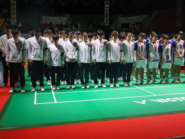 China badminton player, 17, dies of cardiac arrest after collapsing on ...